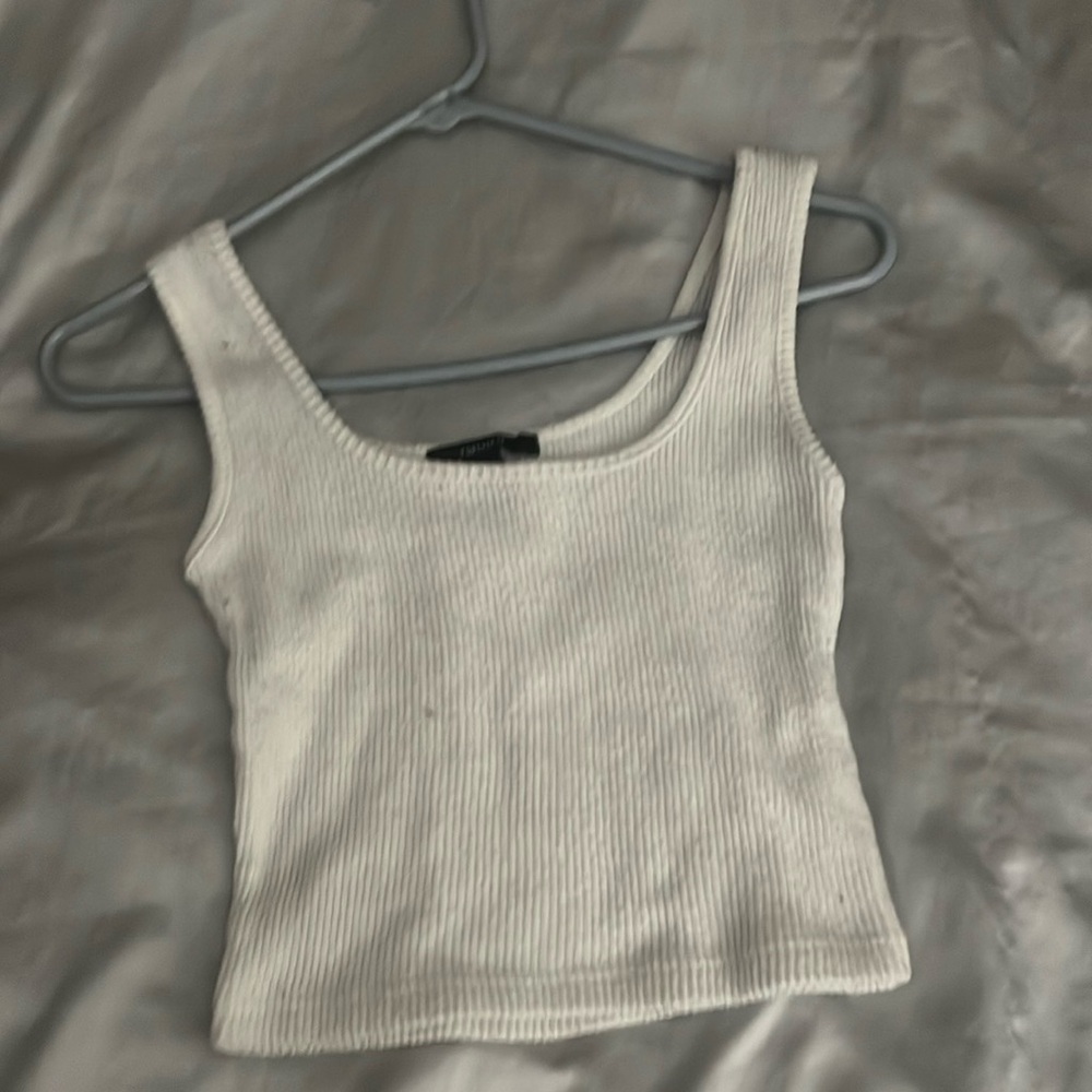 Women’s S white cropped Forever 21 tank top